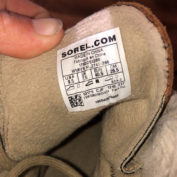 Sorel Women's Cozy Joan Boots like new tan boots size 9.5 waterproof lace boots‌ - Picture 13 of 13